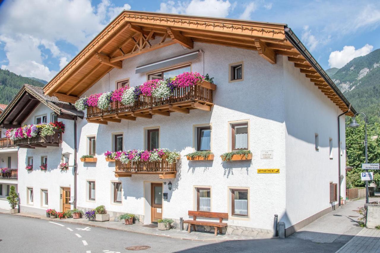 Apartments Heidenberger Delle Scuole Colle Isarco Luaran gambar