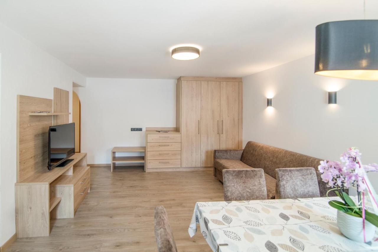 Apartments Heidenberger Delle Scuole Colle Isarco Luaran gambar